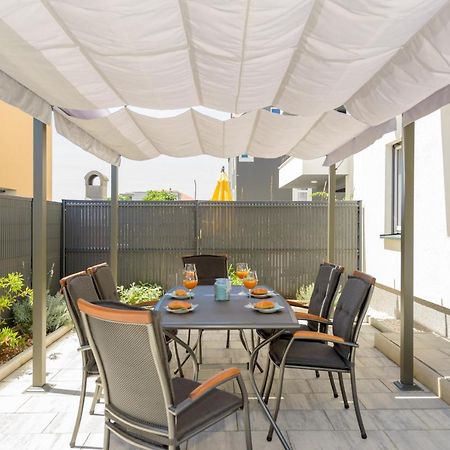 New, Private Heated Swimming Pool, Free Parking, Trogir Centarアパートメント エクステリア 写真