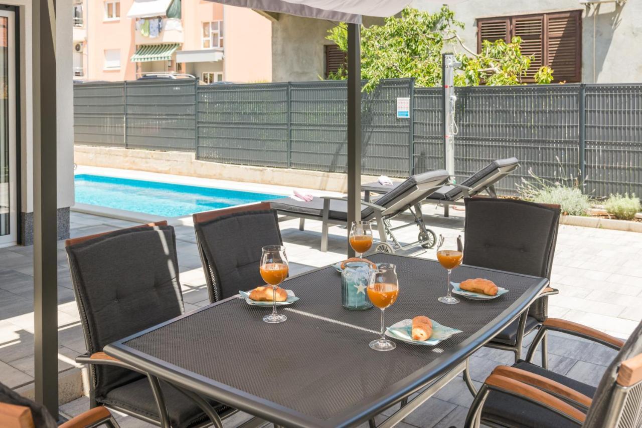New, Private Heated Swimming Pool, Free Parking, Trogir Centarアパートメント エクステリア 写真