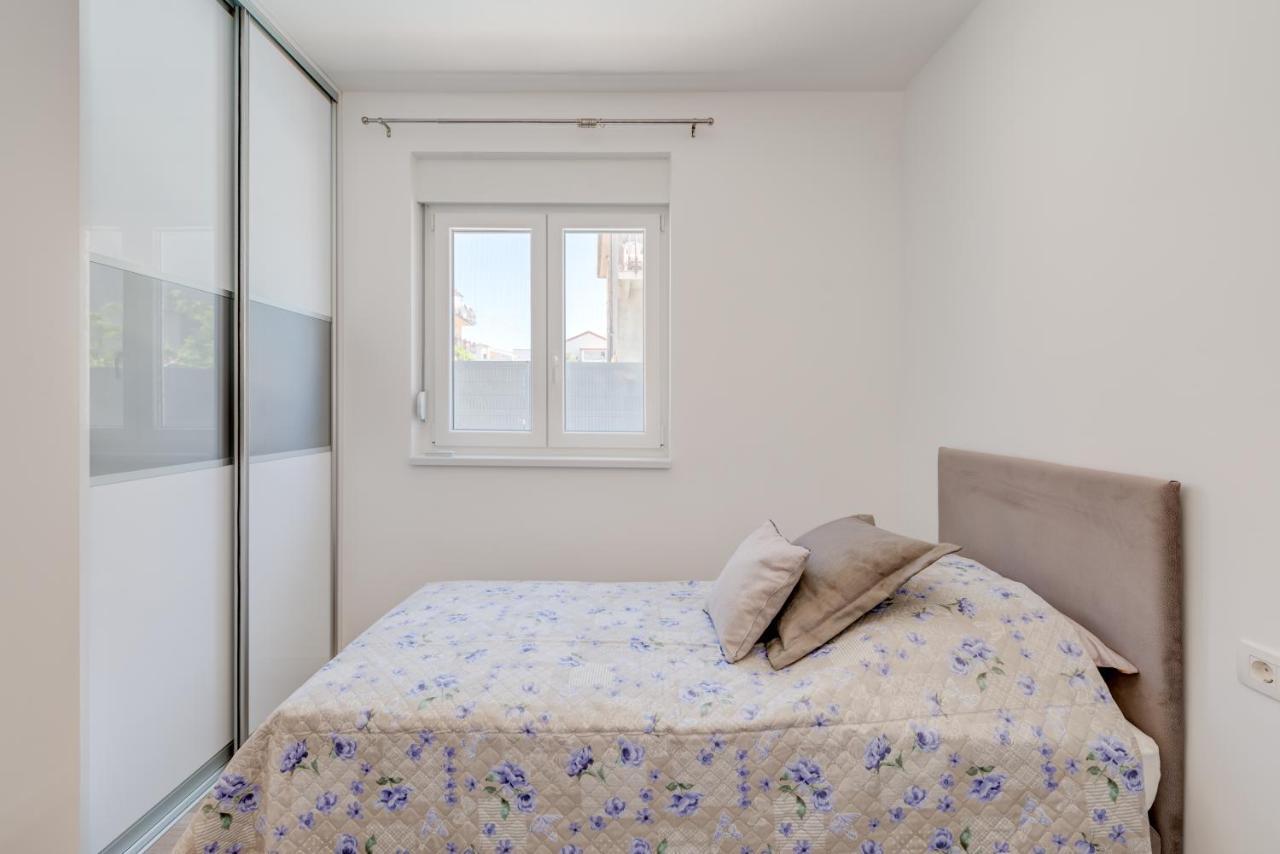 New, Private Heated Swimming Pool, Free Parking, Trogir Centarアパートメント エクステリア 写真