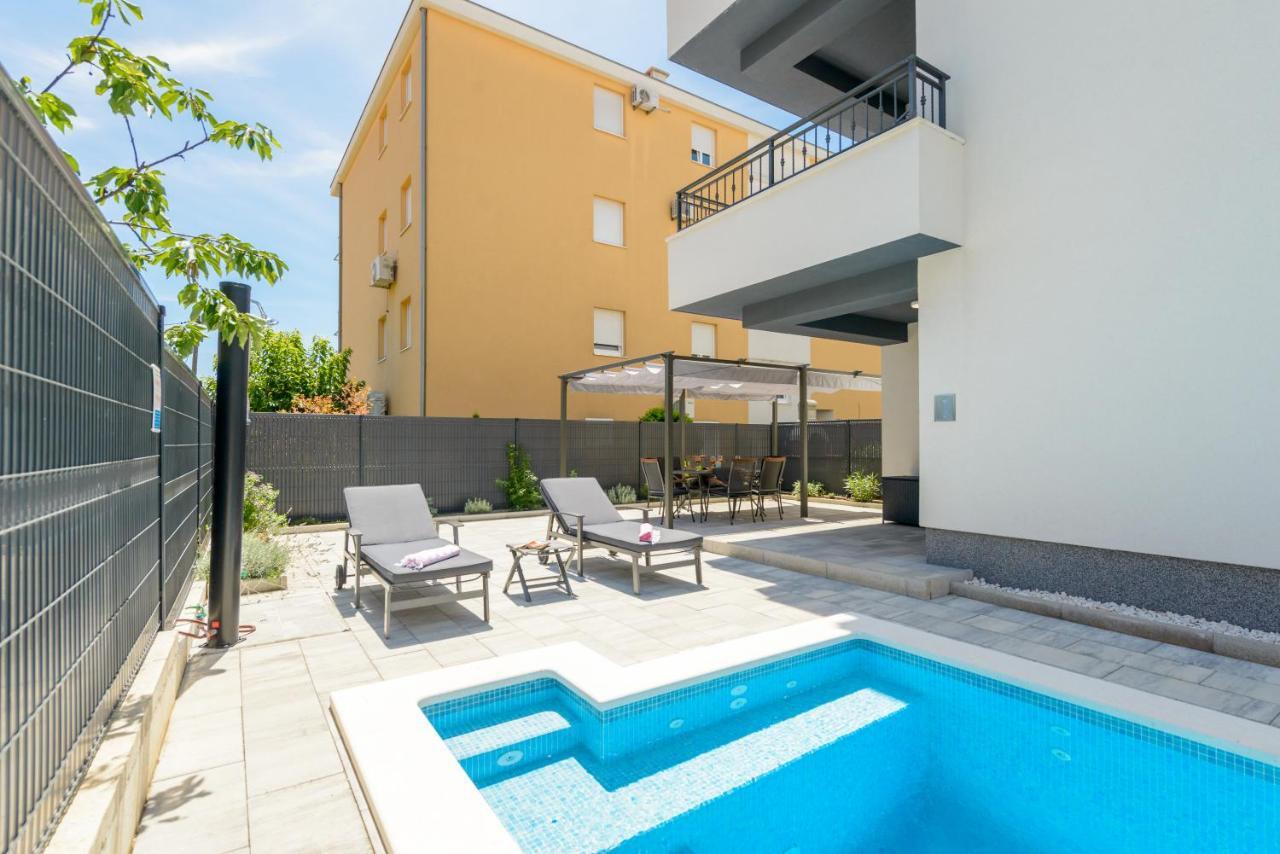 New, Private Heated Swimming Pool, Free Parking, Trogir Centarアパートメント エクステリア 写真