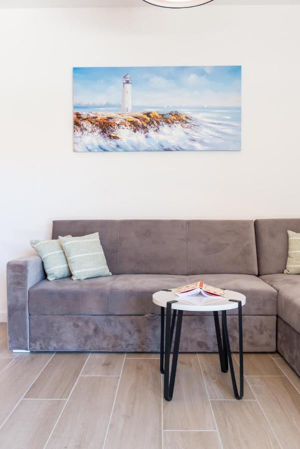 New, Private Heated Swimming Pool, Free Parking, Trogir Centarアパートメント エクステリア 写真